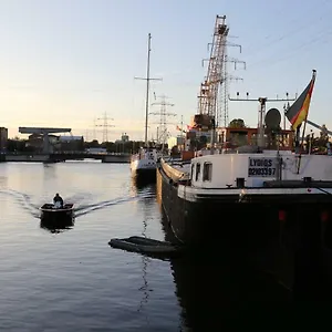 *** Botel Schiffshotel Schlafen Im Hafen Deutschland